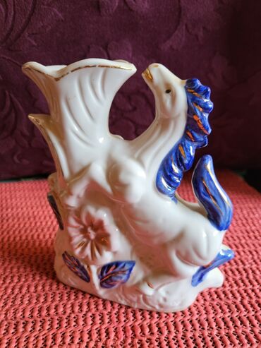 Figurice i makete: Figura,vaza nova,vintaz,porcelanska. Visina. 13cm — 4