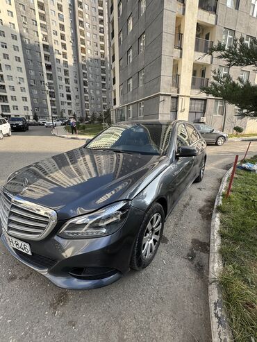 Mercedes-Benz: Mercedes-Benz E 220: 2.2 l | 2014 il Sedan — 2