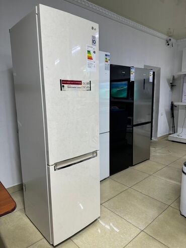 Холодильники: Холодильник LG, Новый, Двухкамерный, No frost, 60 * 25 * 60, С рассрочкой
