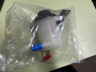 9000: Бачок гидроусилителя руля (Power Steering Fluid Reservoir) - — 2
