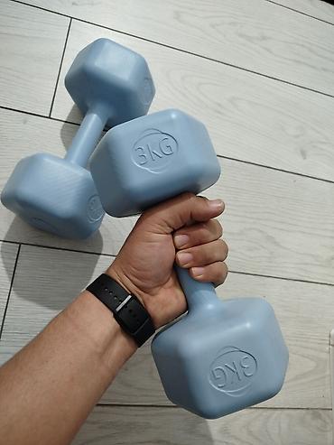 Гантели: Гантели пары 3 кг и 5 кг

3+3кг - 1500сом.
5+5кг - 2000сом — 3