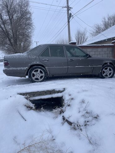 Mercedes-Benz: Mercedes-Benz W124: 1995 г., 2 л, Механика, Бензин, Седан — 10