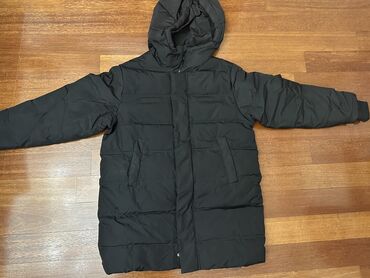 утепленная детская куртка: Продается куртка пуховик в нормальном состоянии, размер 11-12 лет