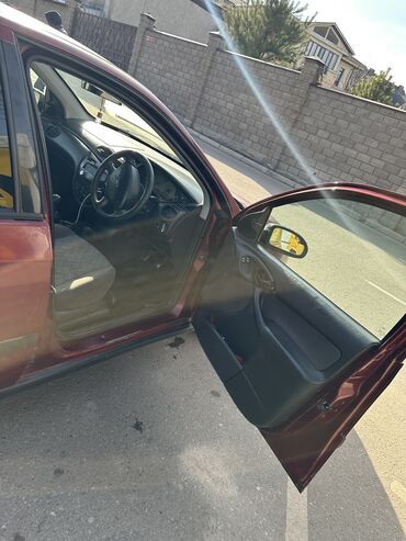 Ford: Ford Focus: 2001 г., 1.6 л, Механика, Бензин, Хэтчбэк — 6