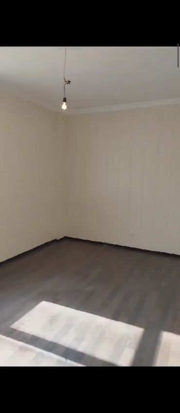 Köhnə tikili: 3 otaqlı mənzil – işıqlı və geniş planlama - Plan: girişdə uzun — 7