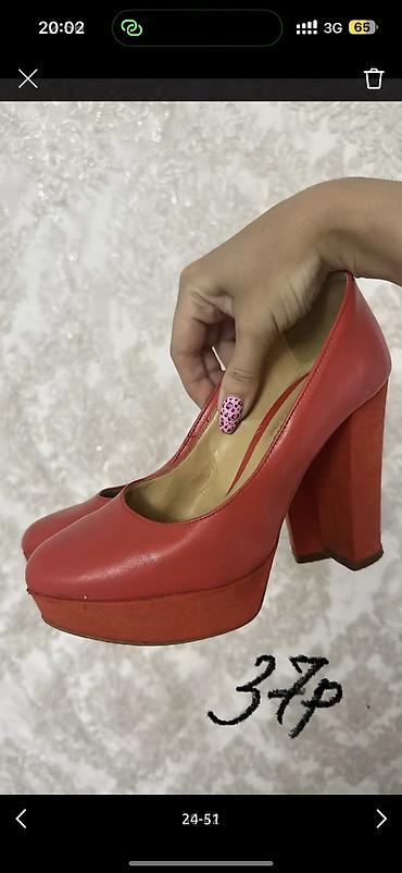 Костюмы с юбкой: Женская Одежда, покупала в Италии/Дубаи, размеры от 48 до 58, новое и — 40