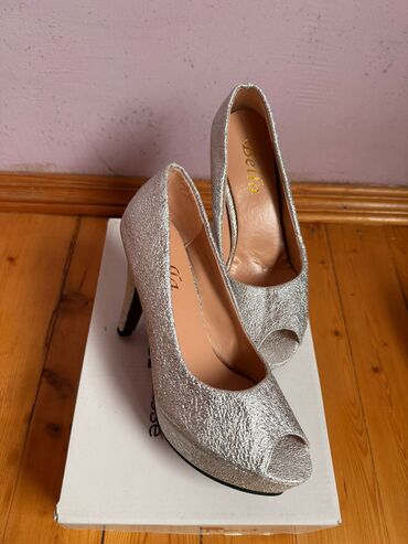 Tuflilər: Teze eyaqqabilar — 10