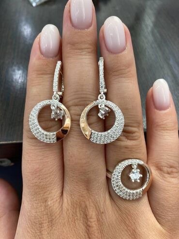 бриллиантовый набор серьги и кольцо: Серебро покрыто золотом пробы 925 Производитель Турция Качество