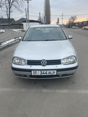 Volkswagen: Volkswagen Golf: 2002 г., 1.6 л, Механика, Бензин, Седан