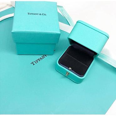 Фирменная коробочка для украшений Tiffany &amp; Co. - Цвет: фирменный