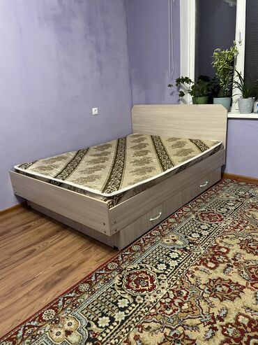 Двуспальные кровати: Двуспальные кровати
