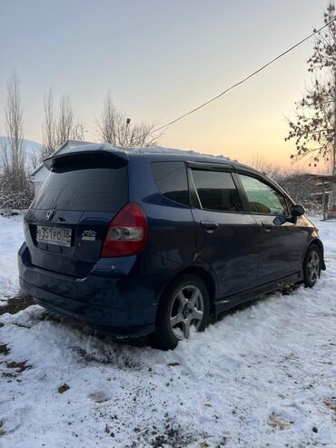 Honda: Honda Fit: 2002 г., 1.3 л, Вариатор, Бензин