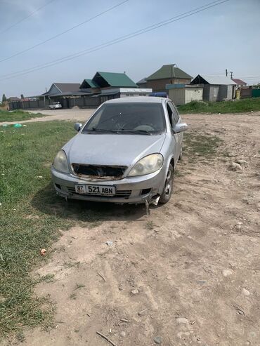 автомобиль ош: Dacia : 2010 г., 1.6 л, Механика, Бензин, Седан