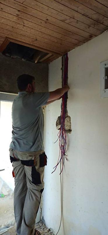 elektirik usta: 🔌 Yeni və köhnə mənzillərdə həmçinin obyektlərdə elektrik xəttlərinin — 9