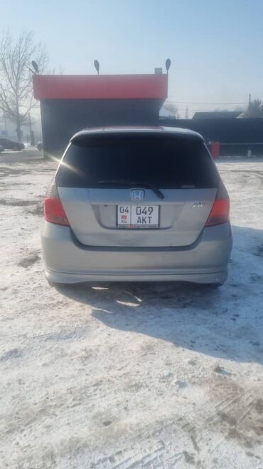 степ вагон 2: Honda Fit: 2004 г., 1.3 л, Вариатор, Газ