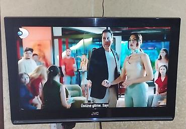 televizor 127 cm: JVC divar tipli LCD televizor - Ekran: təxminən 32" diaqonal, geniş — 3