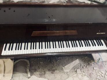Pianolar: Piano(3mufrali) satilir 80 azn unvan razin