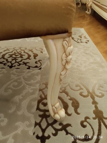 Masa və oturacaq dəstləri: Qonaq otağı üçün, İşlənmiş, Açılmayan, Dördbucaq masa, 8 stul — 4