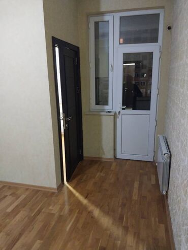 bine savxoz kiraye ev: 10 mk Kristal abseronda 1 otaqli menzil kiraye verilir bos evdi.xais