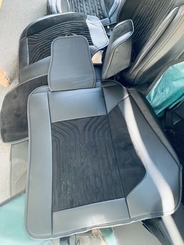 наклейки и эмблемы авто: Чехлы Велюровые, С подушкой, цвет - Черный, Hyundai, Новый, Платная доставка
