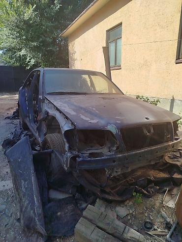 mers 212: Mercedes w202. двигатель 2.2. правый руль. нужно собирать. всё есть в — 1