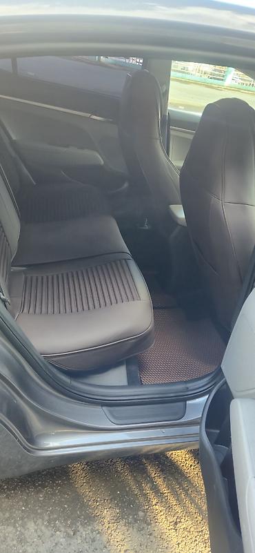 Hyundai: Hyundai Elantra: 2 l | 2019 il Sedan — 16