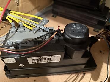 Другие аксессуары: Запчасти на Мерседес W210 Оригинальный набор инструментов на мерседес — 13