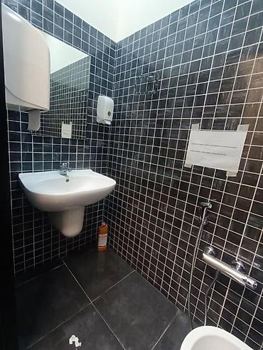 Kommersiya daşınmaz əmlakı: İcarəyə verilir 4 otaqlı ofis 225 m², Sahil m. Daha 7 şəklə bax — 10