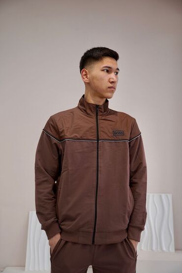 Спортивные костюмы: Спортивный костюм BOSS • Значки вышитые • Размеры: 56 • Качество: На