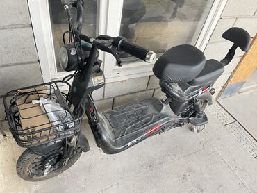 Срочно продаю Электро скутер новый толком не катались качество хорошее