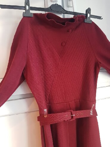 Gündəlik donlar: ○ Paltar ○ Yun, qış paltarı. Ölçüsü - 44. Bolqarıstan — 2