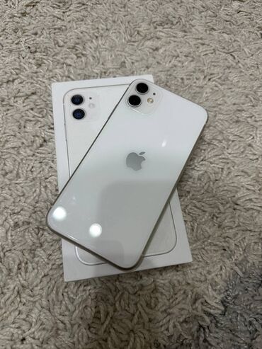 Apple iPhone: IPhone 11, Б/у, 128 ГБ, White Titanium, Чехол, Кабель, Коробка, 77 %
