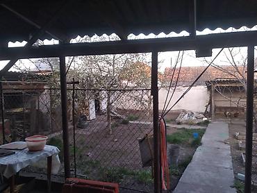 Продажа коттеджей и домов: Продам дом в верхней части города Кара Балта. S 90m². Участок хоз — 13