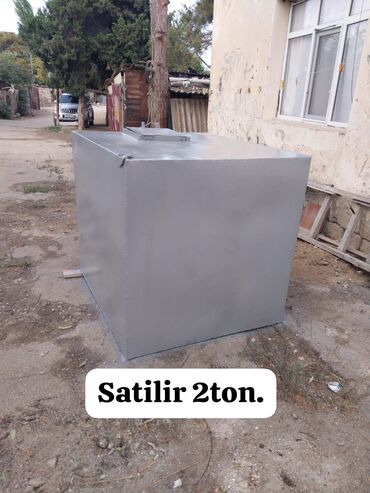 Baklar və çənlər: Bak, Metal, 2000 l l, İşlənmiş, Ünvandan götürmə