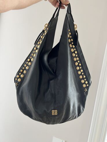 Çantalar: Givenchy sumka orginal 380 $ halhazırda