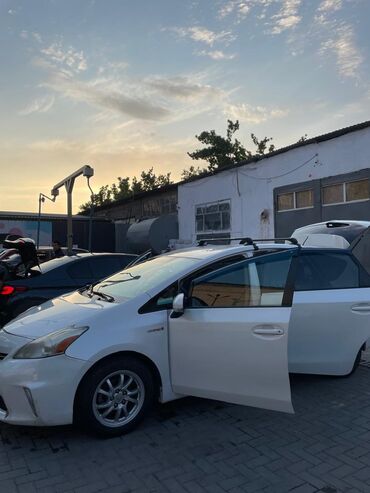 corolla runx: Toyota Prius: 2012 г., 1.8 л, Автомат, Гибрид, Минивэн