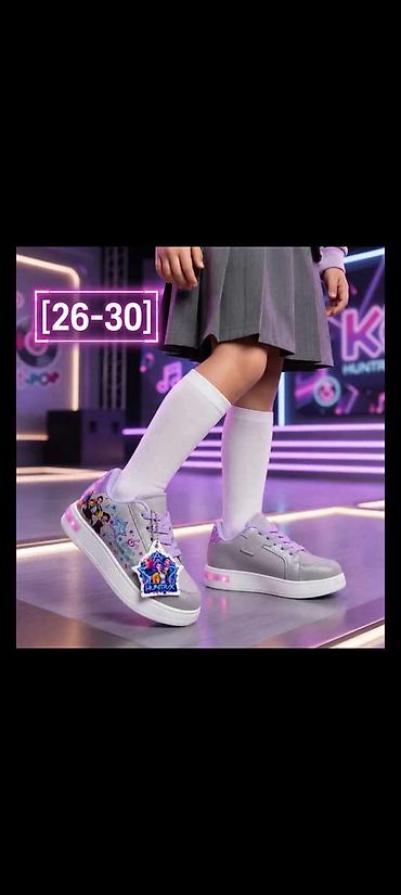 4f jakne: Dečije patike sa K‑POP motivima i ljubičastim detaljima - Dizajn: tri — 6