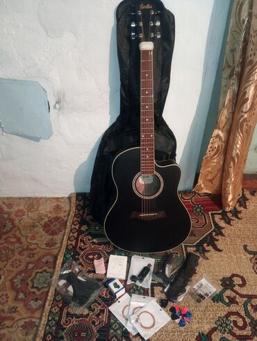 дом торговли бишкек: Акустическая гитара Sevilla (дредноут) с комплектом аксессуаров