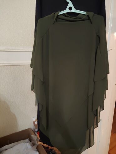 Dəstlər, kostyumlar: Qadın geyim dəsti – 4 üst geyim 1) Tünd boz rəngli uzun denim gödəkçə — 9