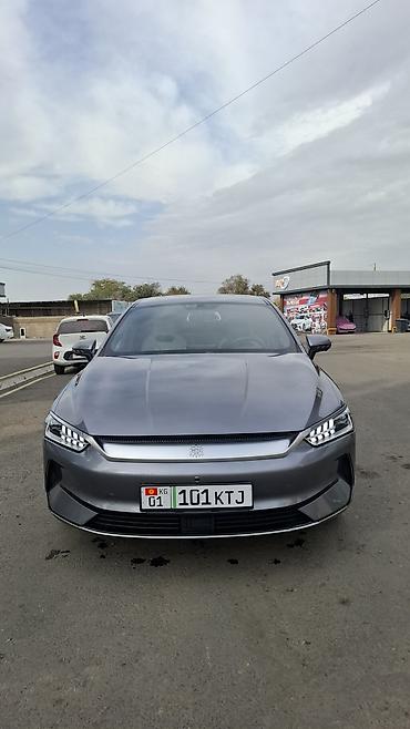 BYD Qin: 2023 г., Электромобиль, Седан