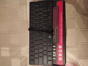 simsiz klaviatura: Type-c dönüştürücü, rgb maus, işıqlı klaviatura. 3 ü birlikdə satılır