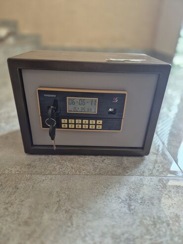 вешалка стойка для одежды напольная в икеа: YONGSHENG elektron seyf - Rəqəmsal klaviatura və LCD ekran
