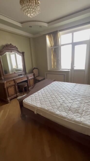 LuAZ: 3 cu mikrorayonda Shaurmanin arxasindadir yeni tikili binamiz real