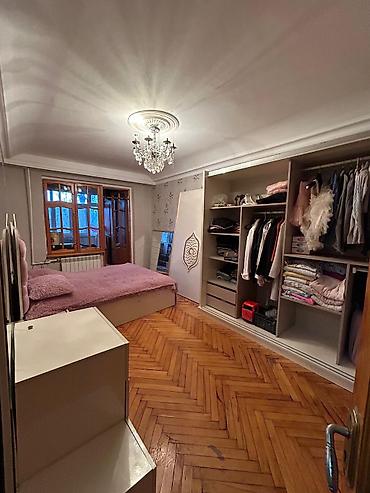 Uzunmüddətli kirayə mənzillər: 3 otaqlı mənzil – geniş eyvanlı - Planlaşdırma: uzun dəhlizli, 3 ayrı — 7