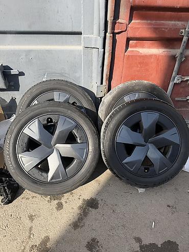 Шины и диски: Литые Диски R 17 Toyota, Комплект, отверстий - 5, Б/у — 4