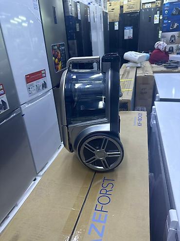 Бытовая техника: Пылесос от фирмы мидеа
Мощность. 1800w
Цена. 7500 — 3