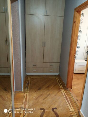 Uzunmüddətli kirayə mənzillər: Nərimanov metrosunun yaxınlığında 5 mertebeli binanın 5-ci — 14