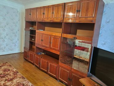 xacmaz mebel: Qonaq otağı mebeli satılır. Ünvan: Neftçilər metrosu yaxınlığı. Ev 5ci