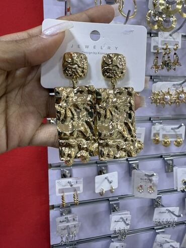 Bijuteriya dəstləri: Qadın bəzək aksesuarları – geniş seçim Məhsullar: - Qızılı tonlarda — 70