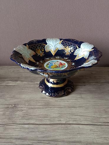 farfor heykelcik: Porcelain ayaqlı meyvəqabı/servis qabı - Material: porselen - Rəng — 1